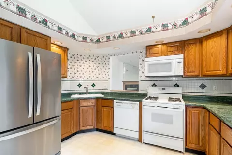 902 Cornwallis Ln, Munster, IN 46321 photo 9