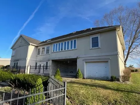 491 E Chambers, Bloomington, IN 47404 photo 2