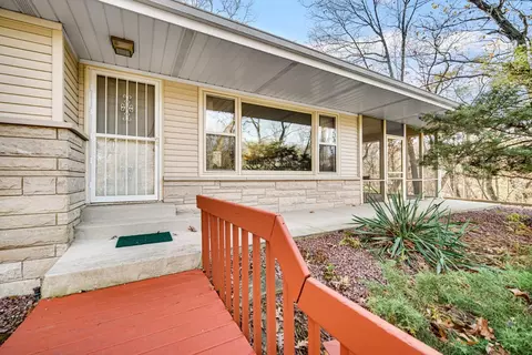 8651 Juniper Ter, Gary, IN 46403 photo 3