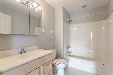 2720 Georgetowne Dr #C2, Highland, IN 46322 photo 8