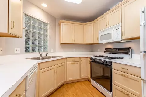 2720 Georgetowne Dr #C2, Highland, IN 46322 photo 4