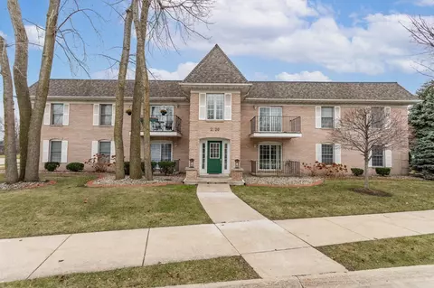 2720 Georgetowne Dr #C2, Highland, IN 46322 photo 1