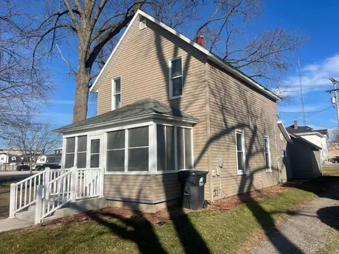 211 S Logan St, Winamac, IN 46996 photo 4
