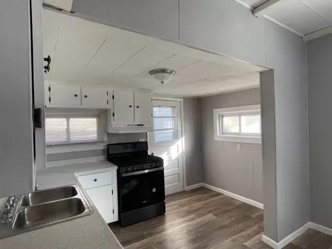 211 S Logan St, Winamac, IN 46996 photo 9