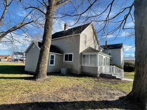 211 S Logan St, Winamac, IN 46996 photo 7