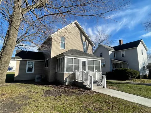 211 S Logan St, Winamac, IN 46996 photo 10