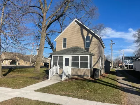211 S Logan St, Winamac, IN 46996 photo 3