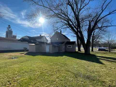 211 S Logan St, Winamac, IN 46996 photo 6
