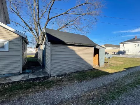 211 S Logan St, Winamac, IN 46996 photo 5