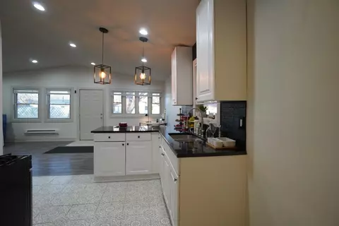 413 E 47th Pl, Gary, IN 46409 photo 8