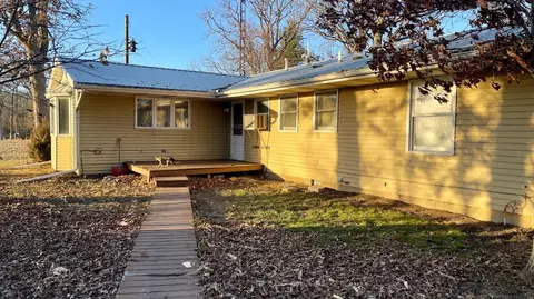 2043 E 330, Winamac, IN 46996 photo 3