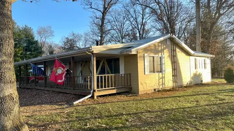 2043 E 330, Winamac, IN 46996 photo 2