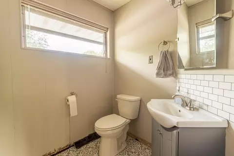 404 10th St, De Motte, IN 46310 photo 15