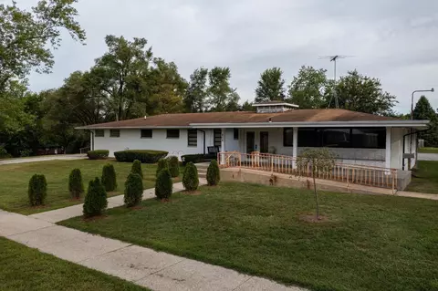 404 10th St, De Motte, IN 46310 photo 1