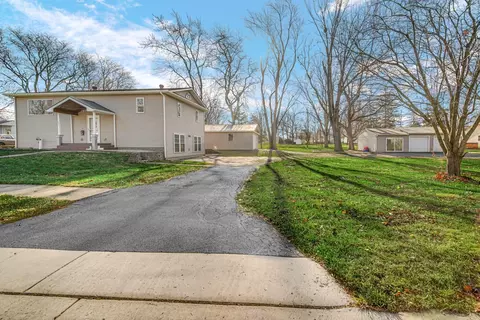 207 Hickory St, Crown Point, IN 46307 photo 1