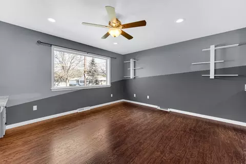 207 Hickory St, Crown Point, IN 46307 photo 4