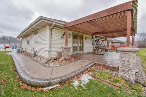 954 Ivanhoe Ln, Dyer, IN 46311 photo 2