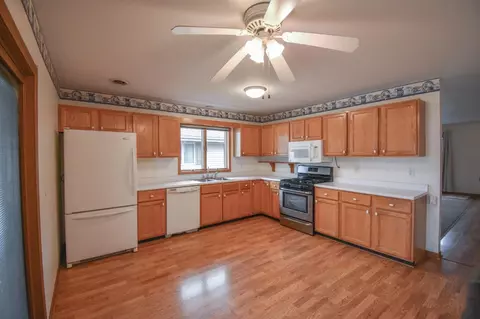 954 Ivanhoe Ln, Dyer, IN 46311 photo 7