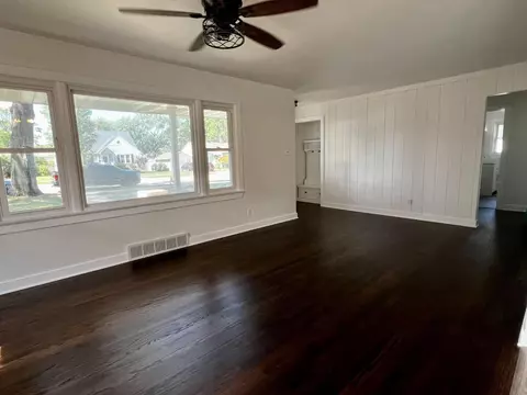 407 N Griffith Blvd, Griffith, IN 46319 photo 3