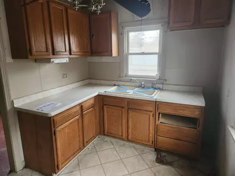 219 W Rutledge St, Gary, IN 46404 photo 4