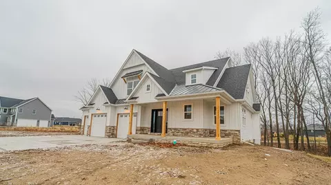 817 Hayfield Dr, Crown Point, IN 46307 photo 3