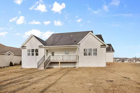 817 Hayfield Dr, Crown Point, IN 46307 photo 2