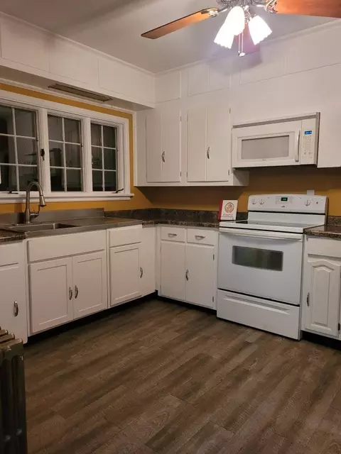 121 E Howard St, Brook, IN 47922 photo 2