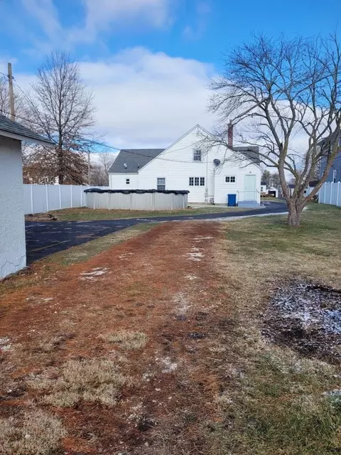 121 E Howard St, Brook, IN 47922 photo 28