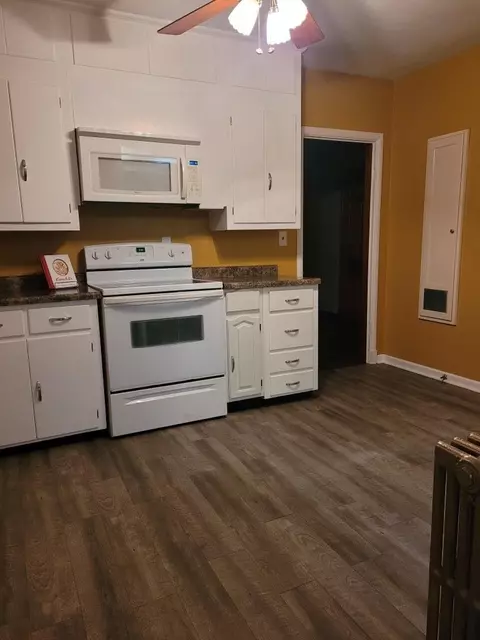 121 E Howard St, Brook, IN 47922 photo 3