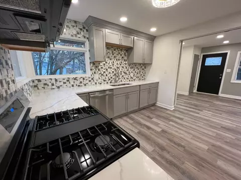 7110 Ash Pl, Gary, IN 46403 photo 8
