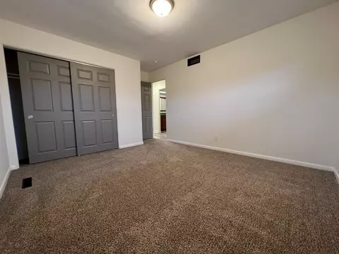 7110 Ash Pl, Gary, IN 46403 photo 9