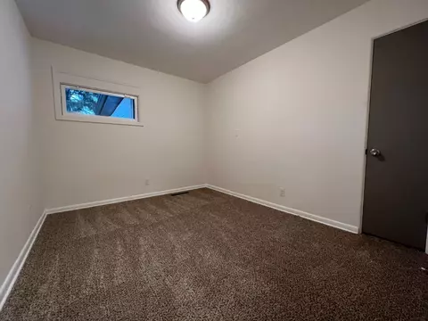 7110 Ash Pl, Gary, IN 46403 photo 10