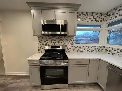 7110 Ash Pl, Gary, IN 46403 photo 6
