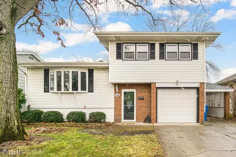 348 N Wright St, Griffith, IN 46319 photo 1
