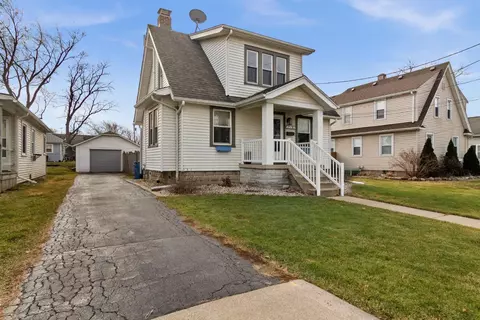 719 E Clark St, Crown Point, IN 46307 photo 2