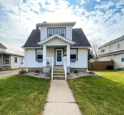 719 E Clark St, Crown Point, IN 46307 photo 1