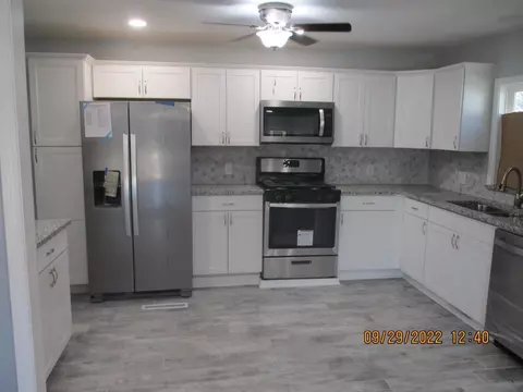 854 King St, Gary, IN 46406 photo 3