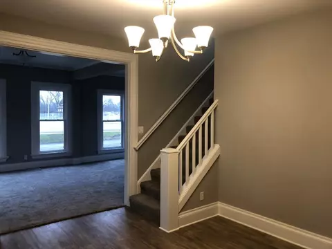 910 E St, La Porte, IN 46350 photo 9
