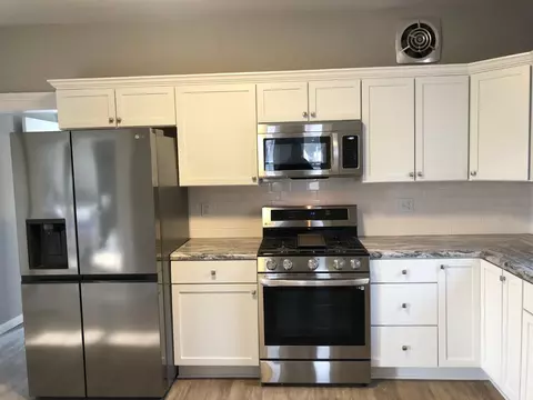 910 E St, La Porte, IN 46350 photo 10