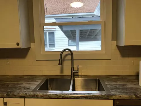 910 E St, La Porte, IN 46350 photo 12