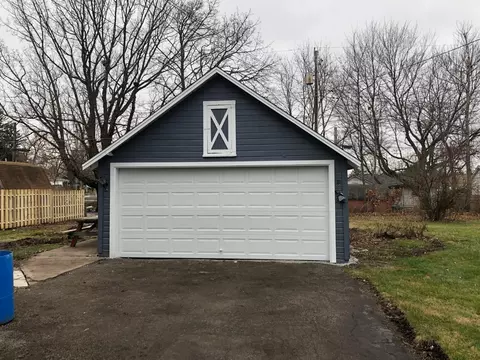 910 E St, La Porte, IN 46350 photo 5