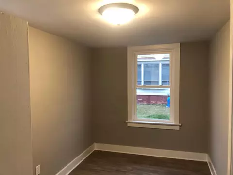 910 E St, La Porte, IN 46350 photo 16