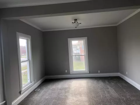 910 E St, La Porte, IN 46350 photo 7
