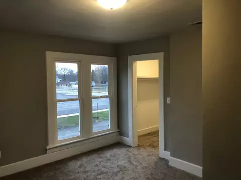 910 E St, La Porte, IN 46350 photo 21