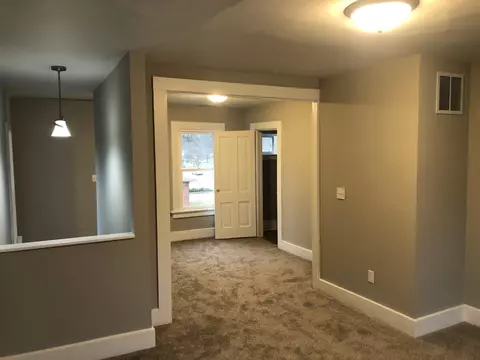 910 E St, La Porte, IN 46350 photo 23