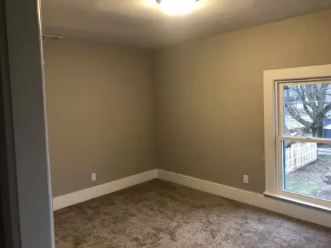 910 E St, La Porte, IN 46350 photo 25