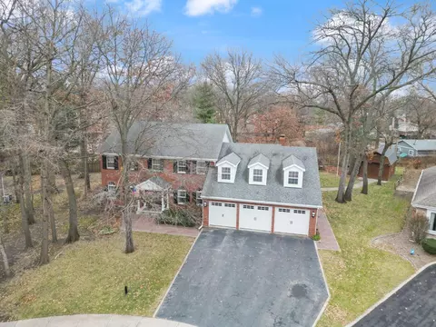 18111 Whitman Ln, Lansing, IL 60438 photo 3