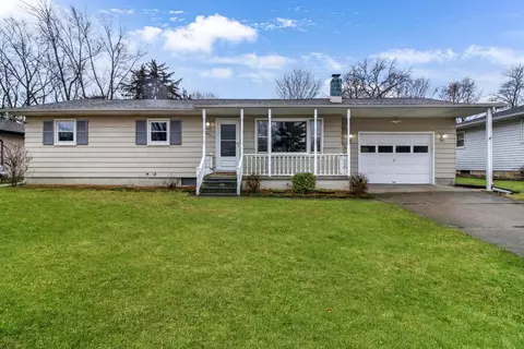 435 Mohawk Dr, Lowell, IN 46356 photo 1