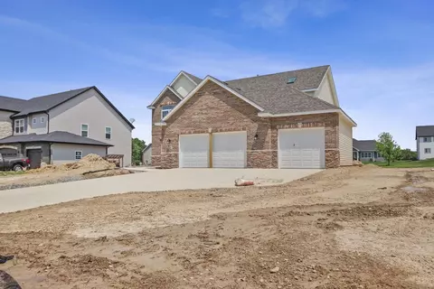 73 Bergamo Ln, Crown Point, IN 46307 photo 2
