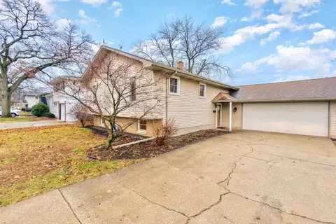 352 N Wright St, Griffith, IN 46319 photo 1